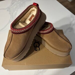 NWT UGG Tazz Platform Slippers | Size 8